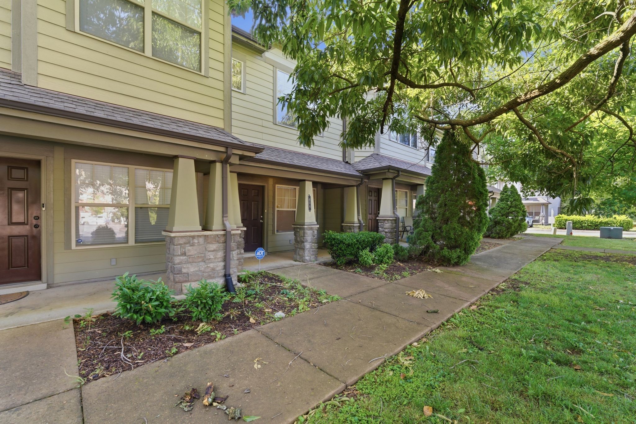 105 4th Ave Unit: 404
