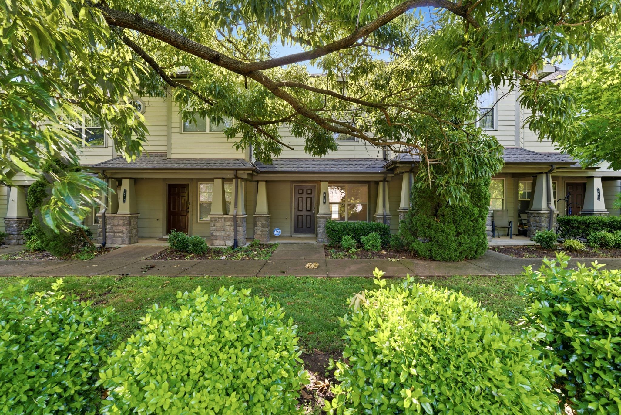 105 4th Ave Unit: 404