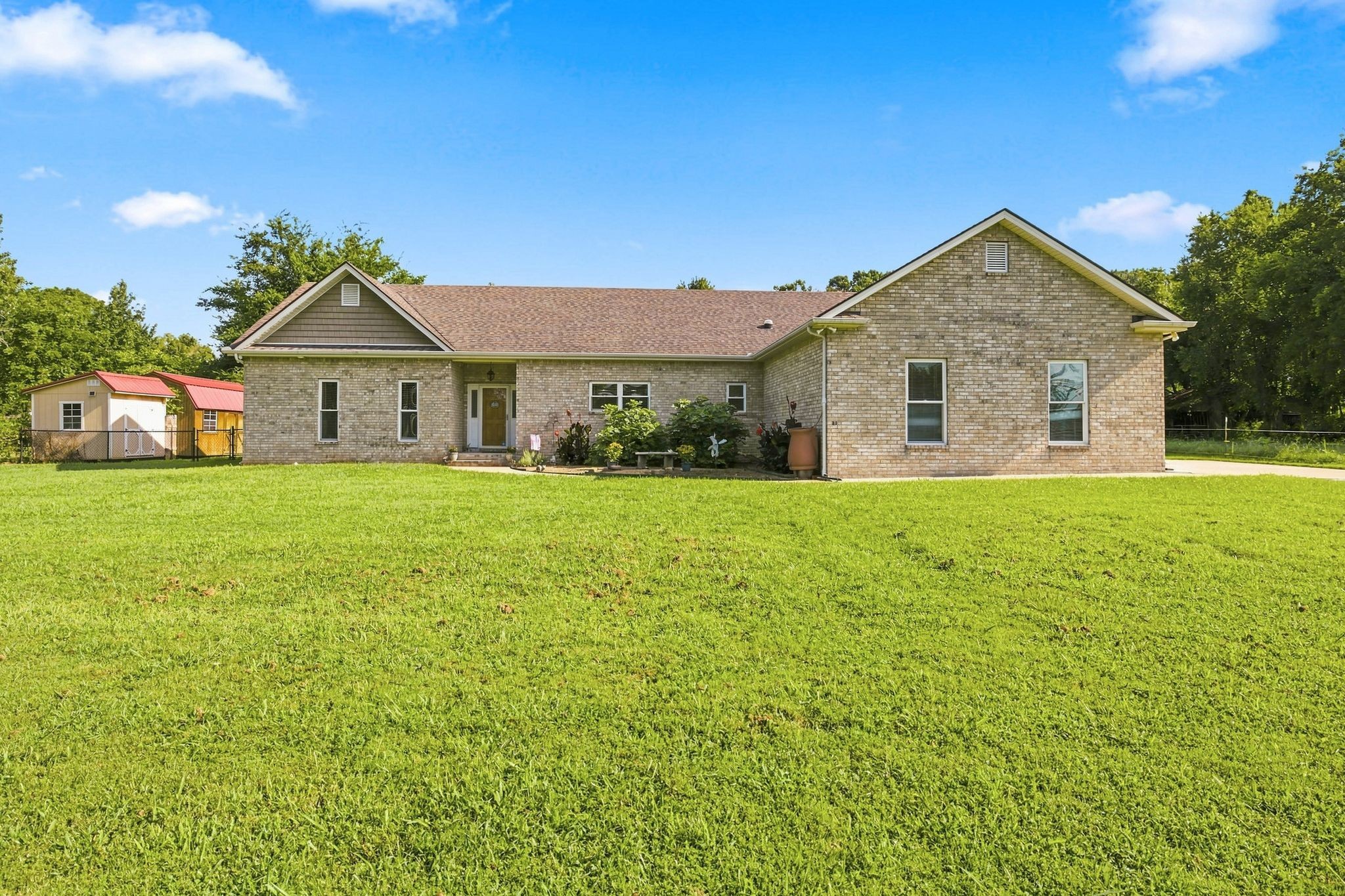 620 Central Valley Rd