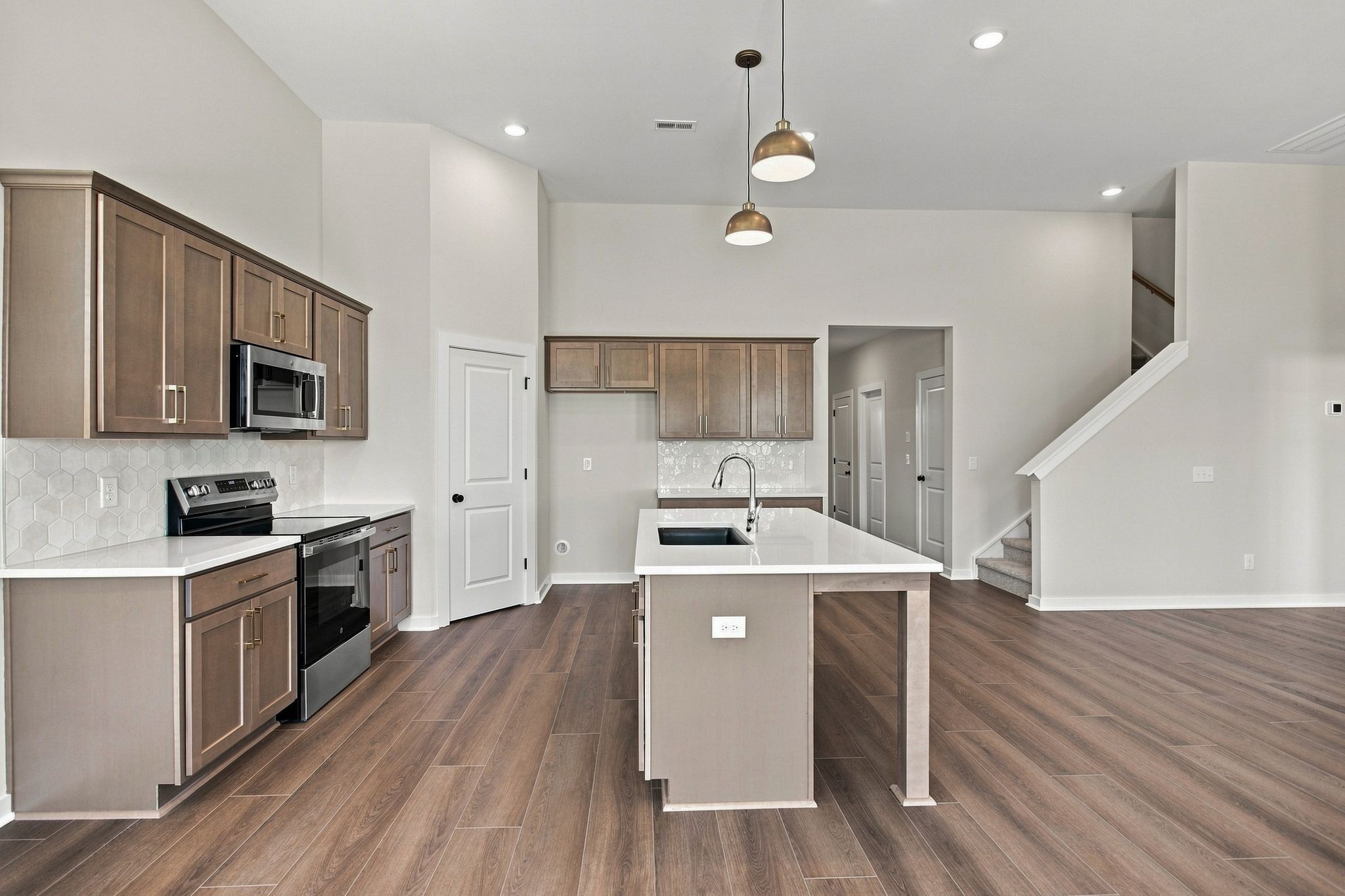 100 Ridgeview Drive