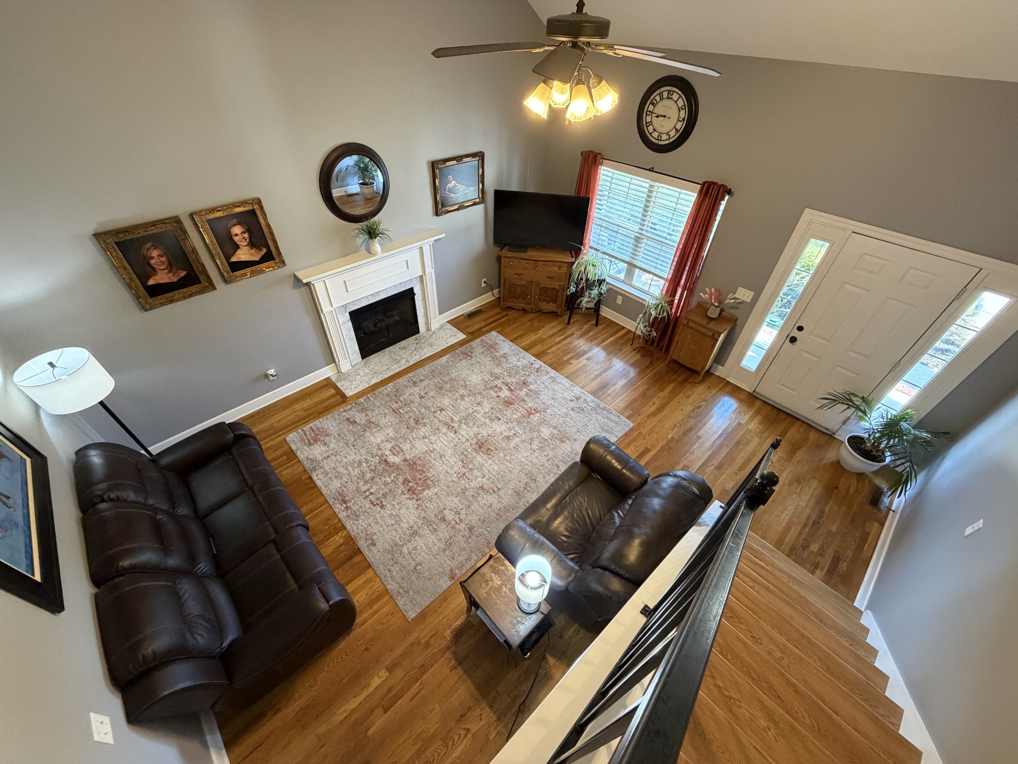 812 Renaissance Ave