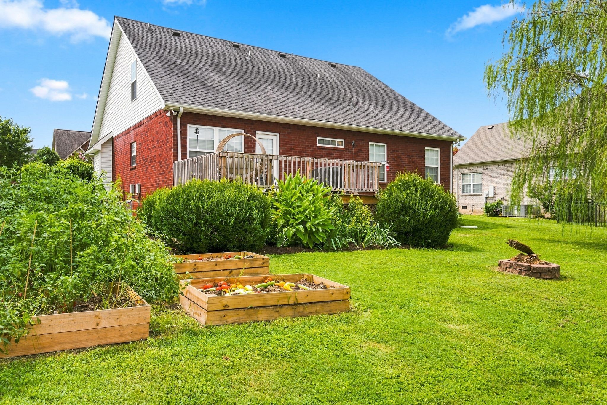 812 Renaissance Ave