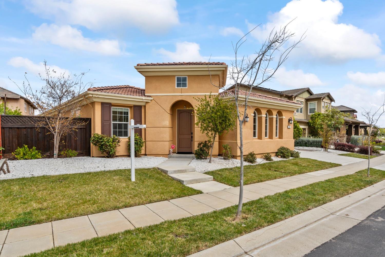 659 N San Marcos Drive