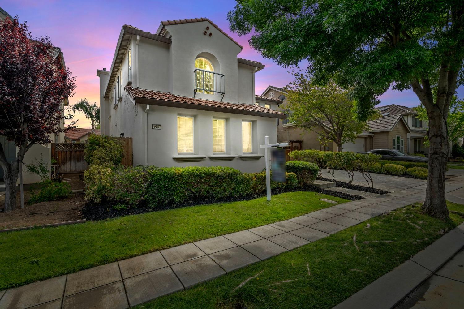 226 S Vista Hermosa Street