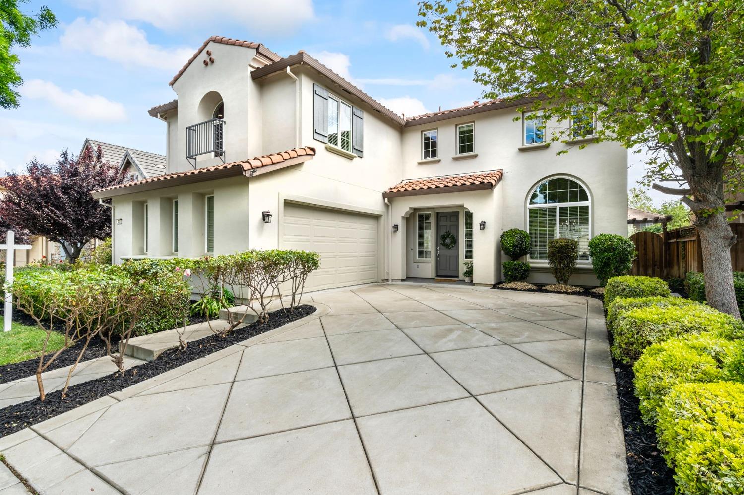 226 S Vista Hermosa Street