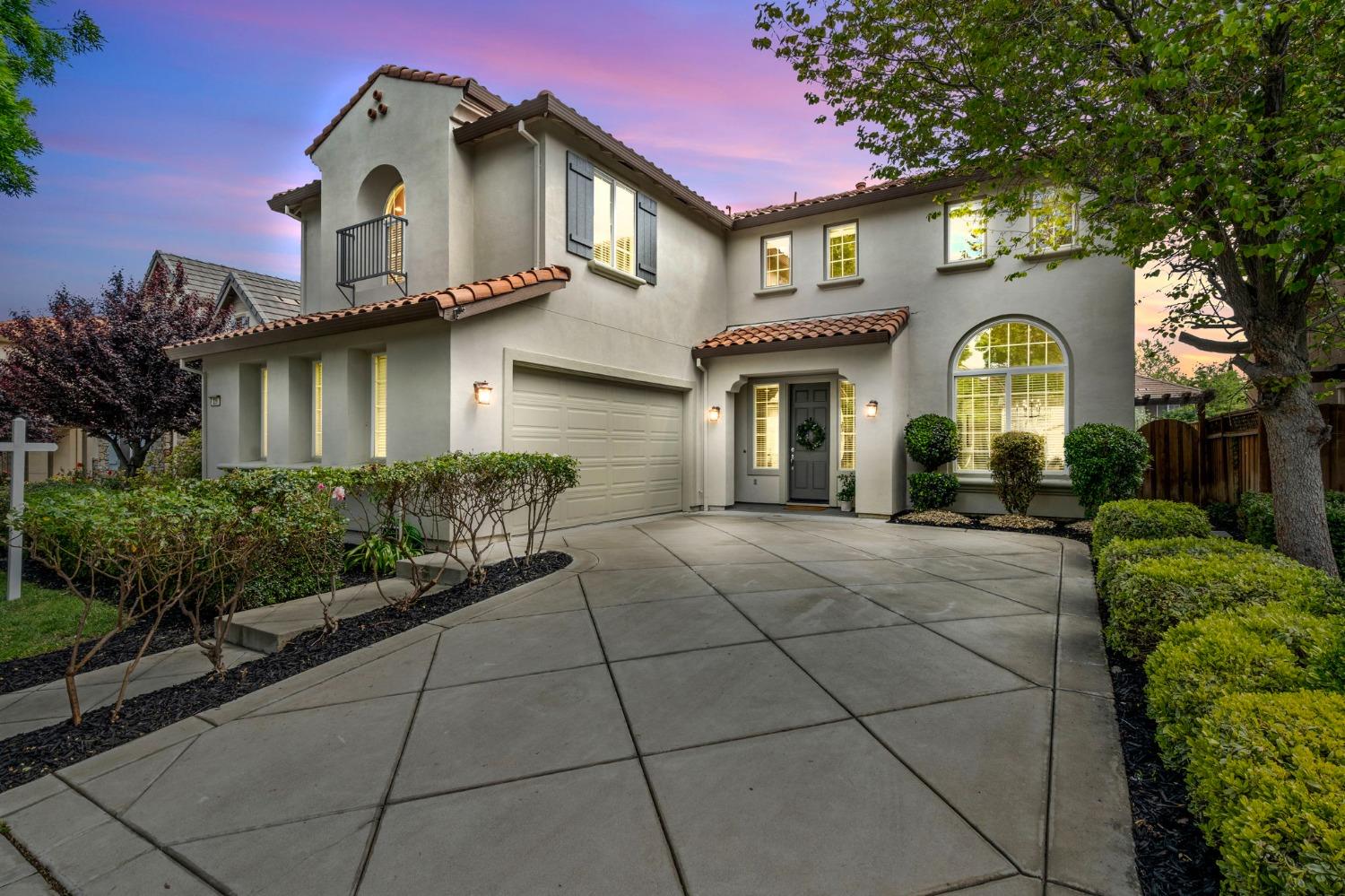 226 S Vista Hermosa Street