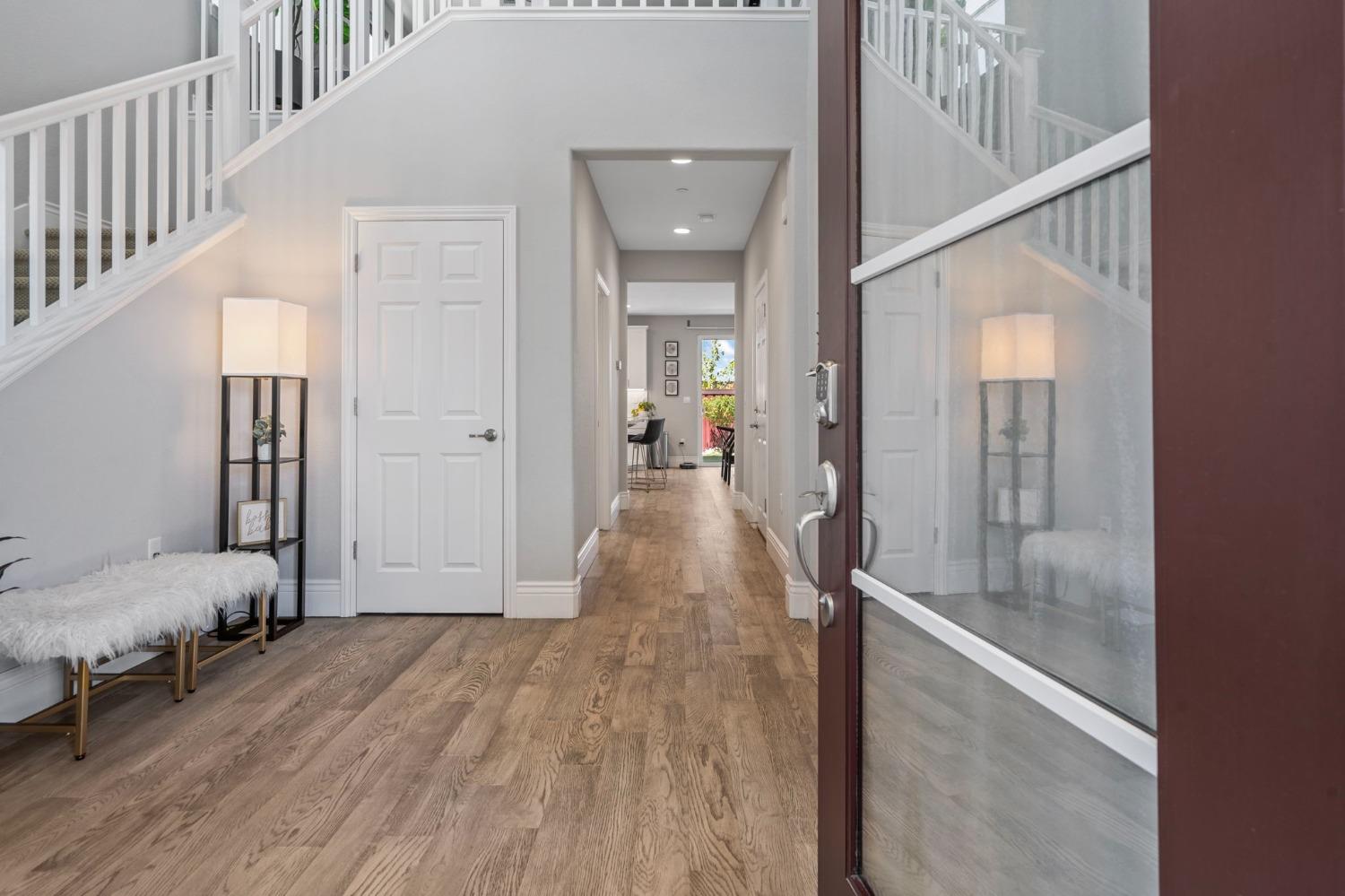 1927 S Bloembergen Lane