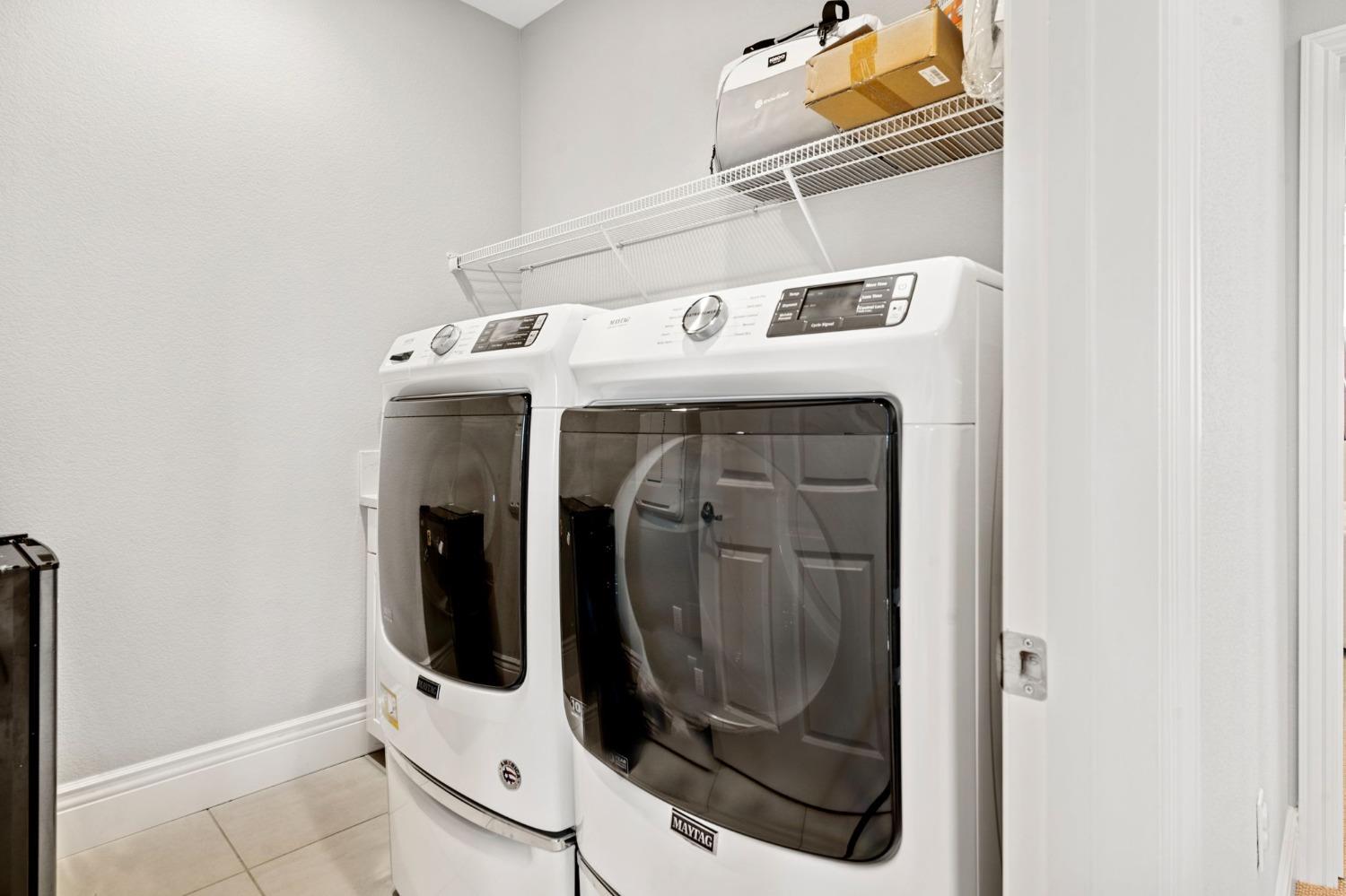 1927 S Bloembergen Lane