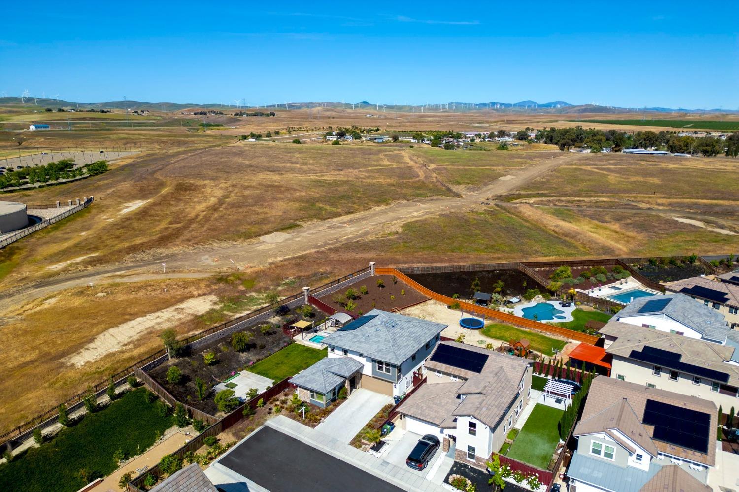 1927 S Bloembergen Lane