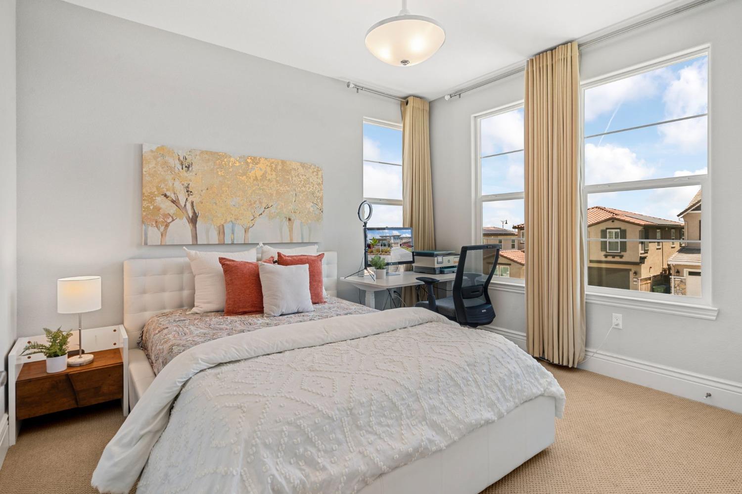 1927 S Bloembergen Lane