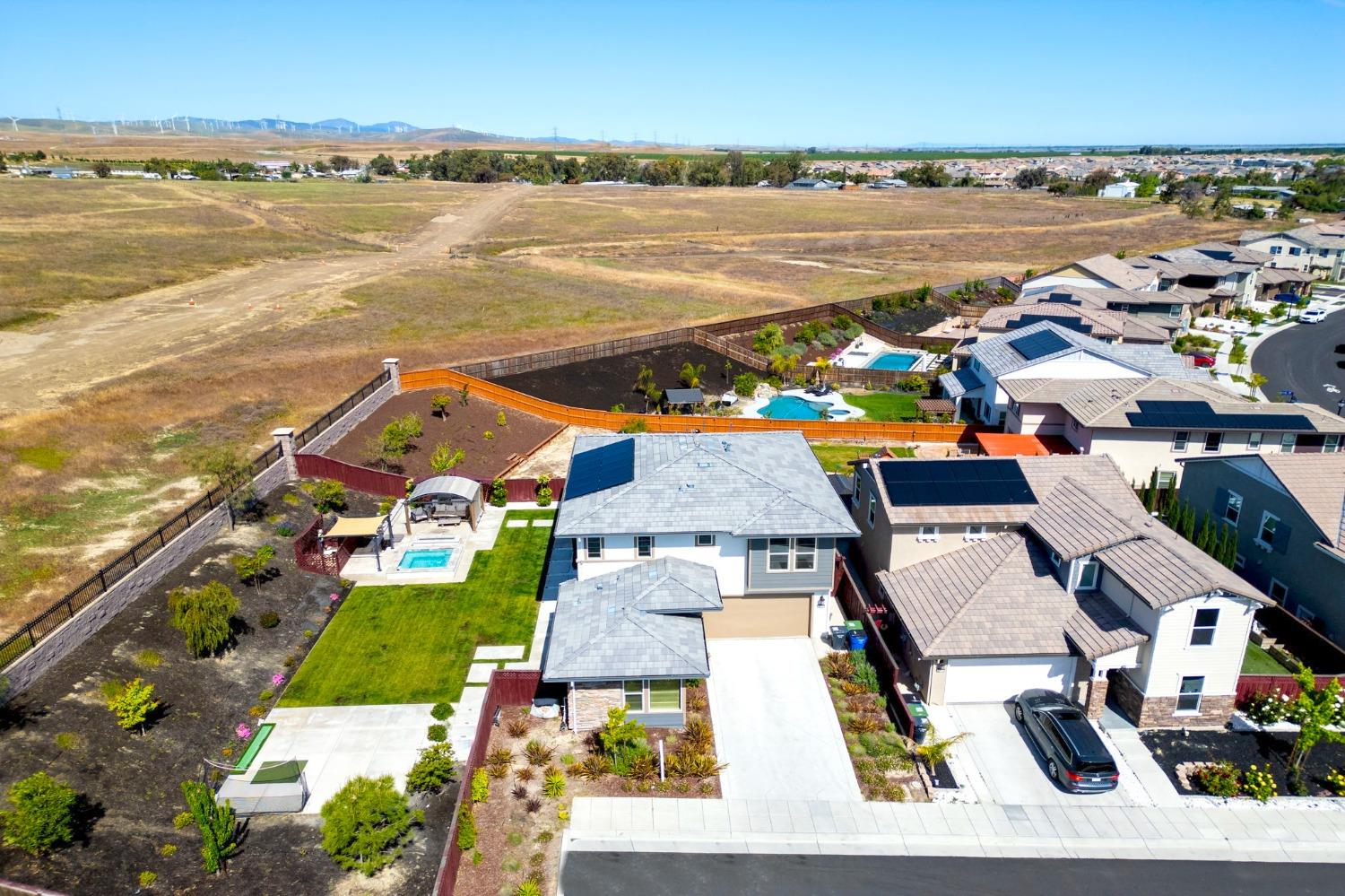 1927 S Bloembergen Lane