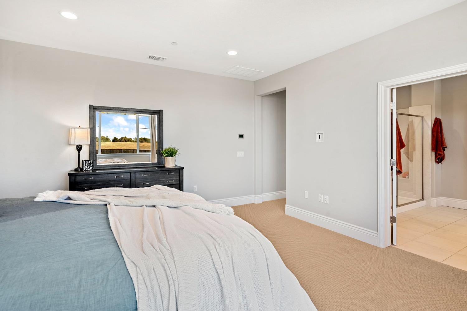 1927 S Bloembergen Lane