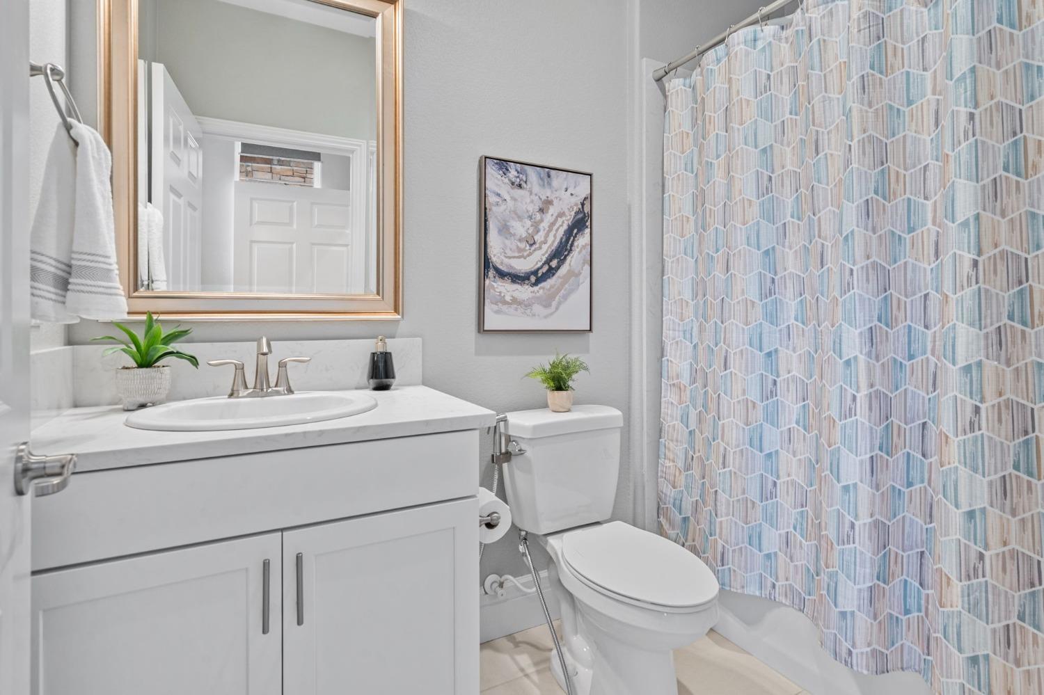 1927 S Bloembergen Lane