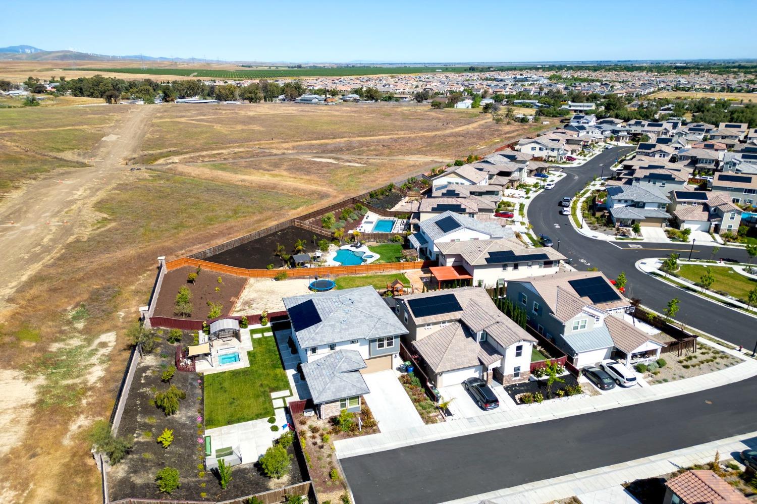 1927 S Bloembergen Lane