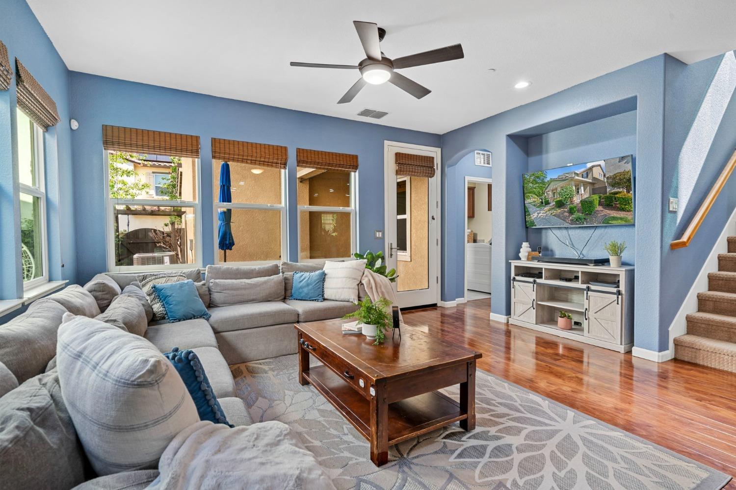 371 W Aventino Avenue