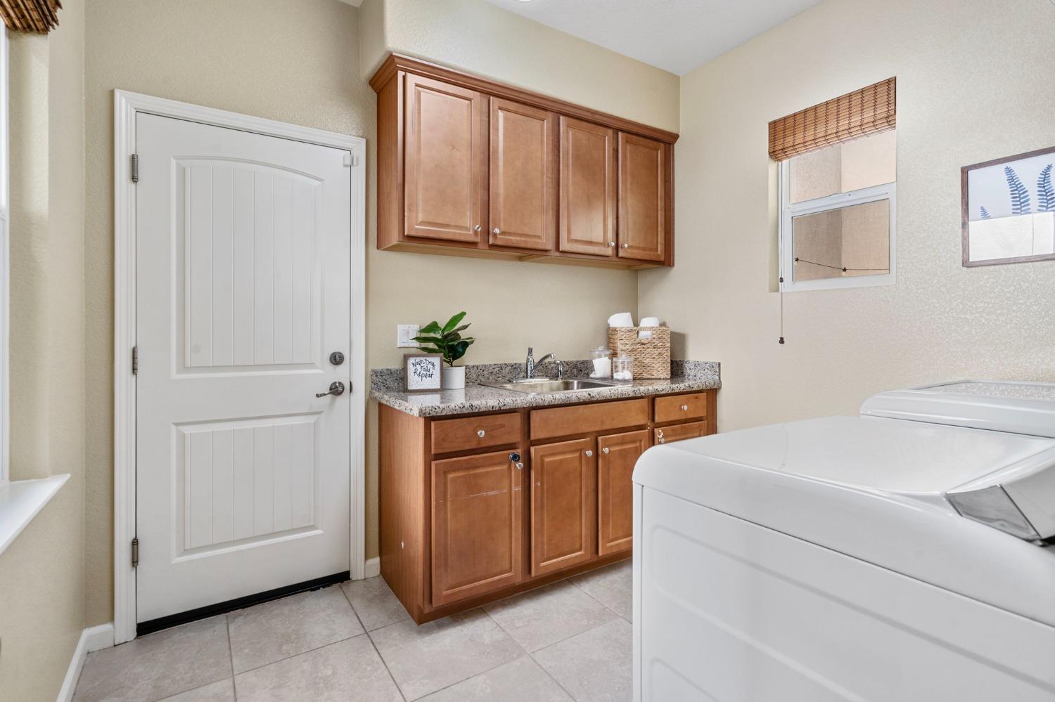 371 W Aventino Avenue