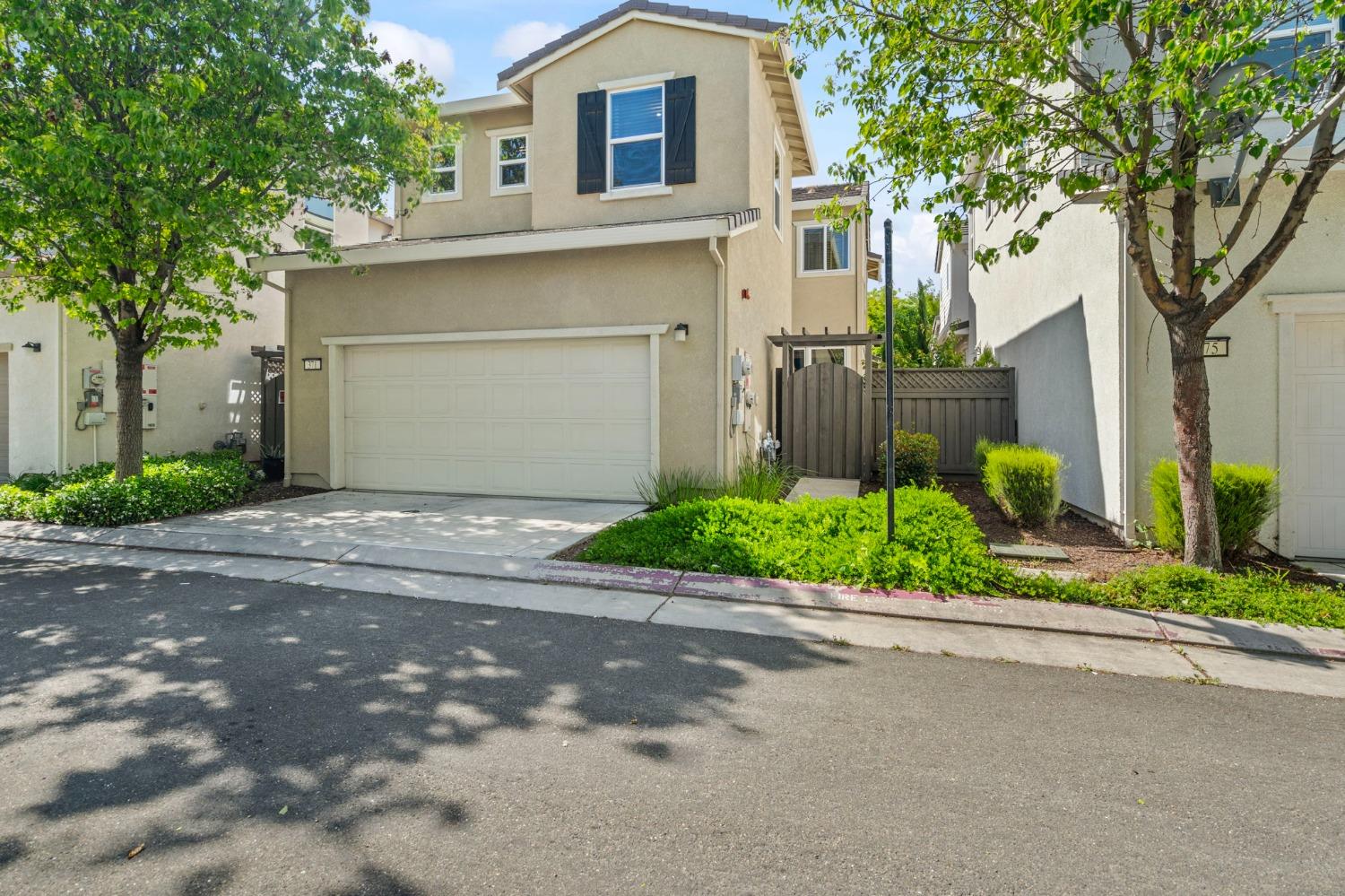 371 W Aventino Avenue