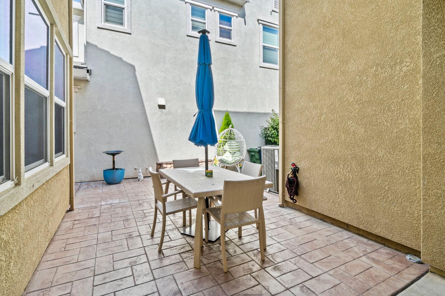 371 W Aventino Avenue