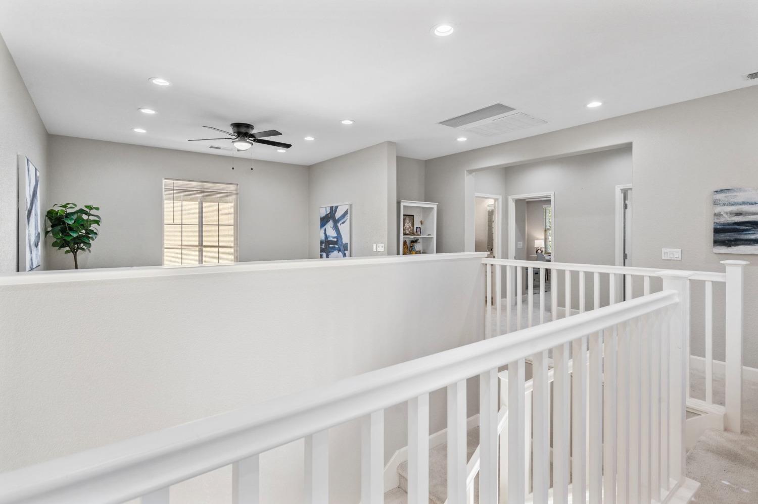 450 W Bonaventure Avenue