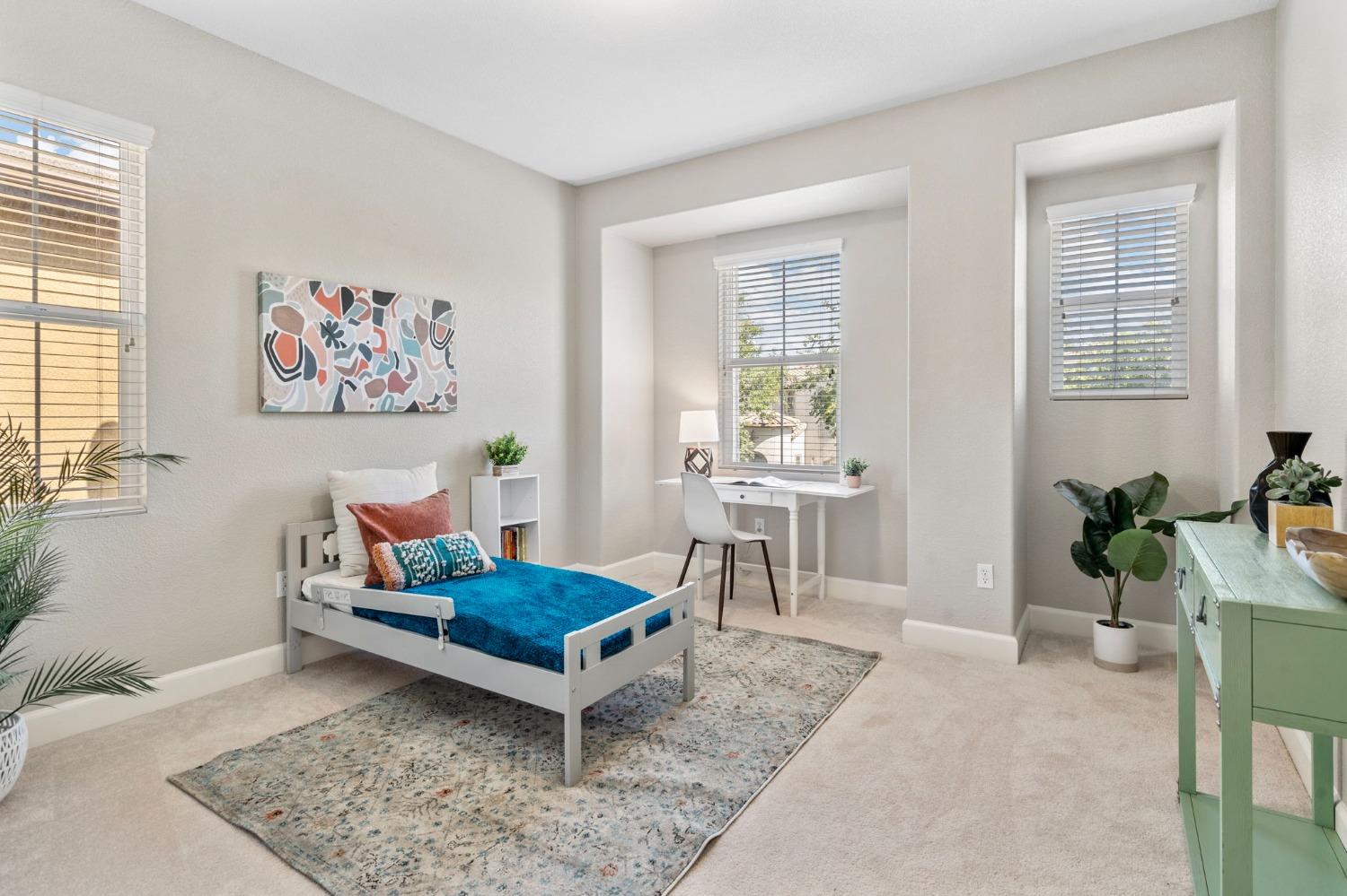 450 W Bonaventure Avenue