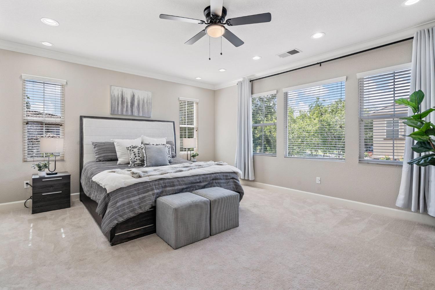 450 W Bonaventure Avenue