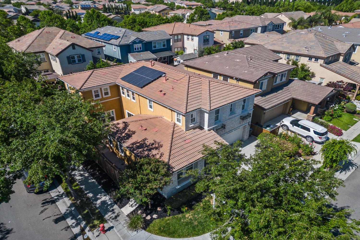 450 W Bonaventure Avenue