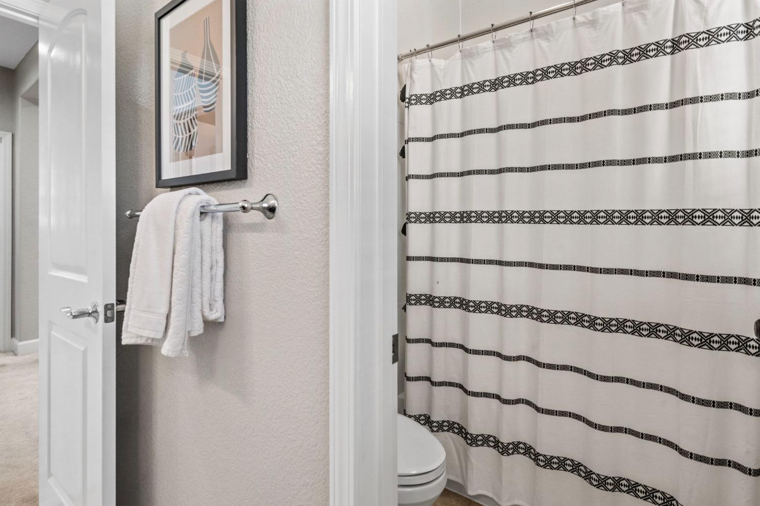 450 W Bonaventure Avenue