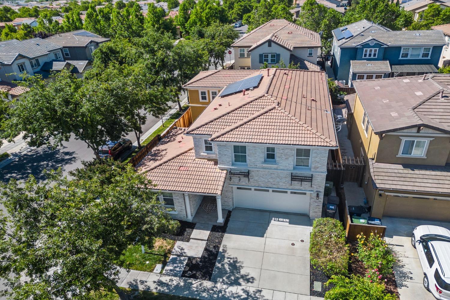 450 W Bonaventure Avenue