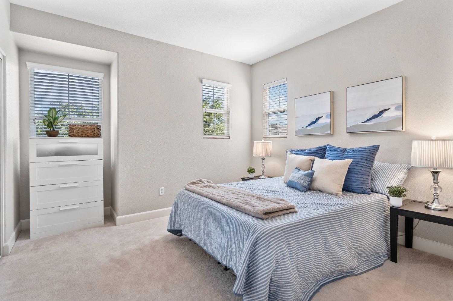 450 W Bonaventure Avenue