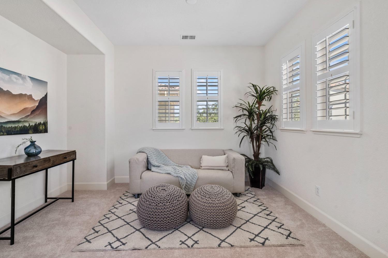 731 W Bonaventure Avenue