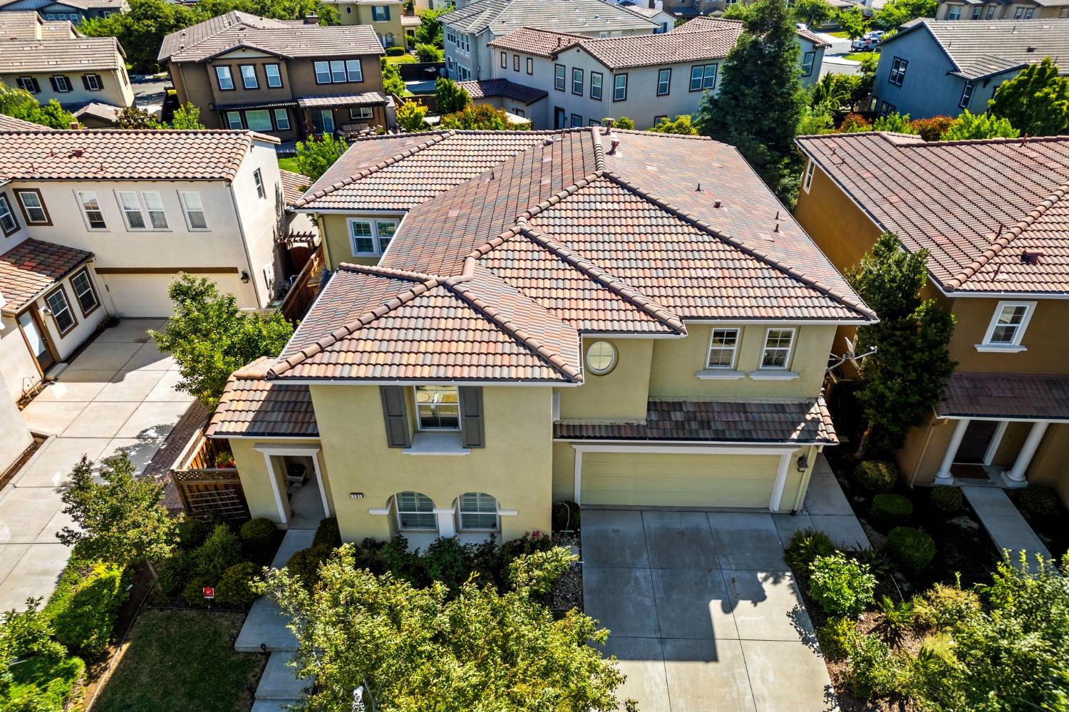 731 W Bonaventure Avenue