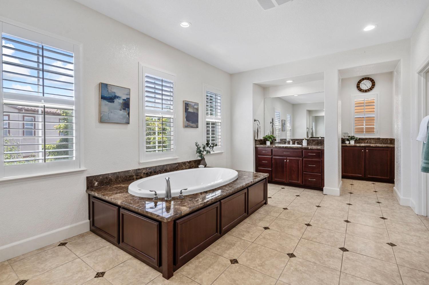 731 W Bonaventure Avenue