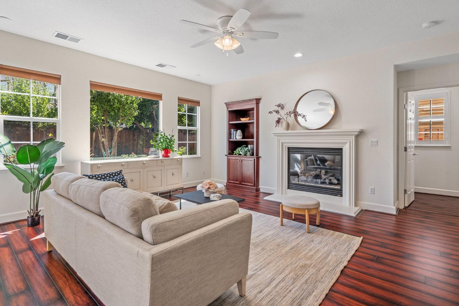 731 W Bonaventure Avenue