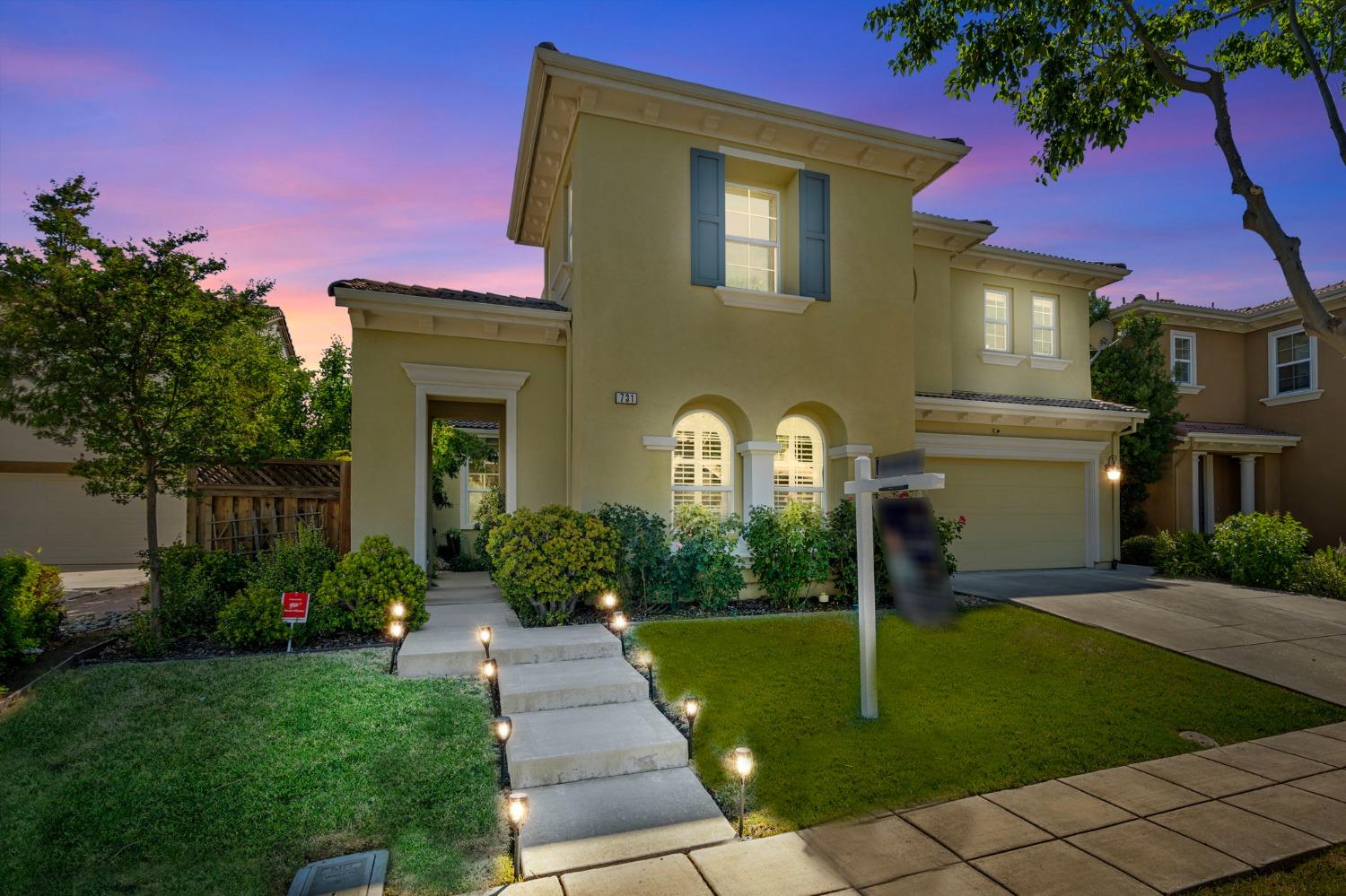 731 W Bonaventure Avenue