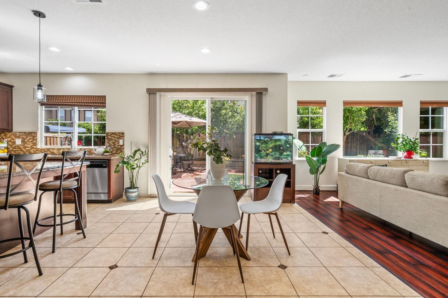 731 W Bonaventure Avenue