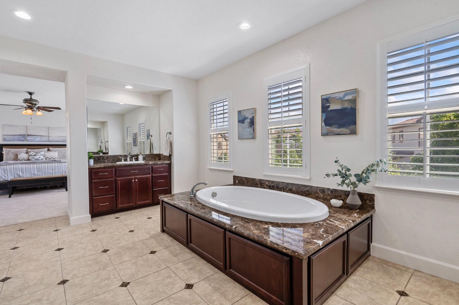 731 W Bonaventure Avenue