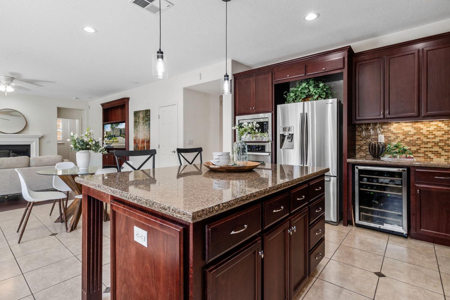 731 W Bonaventure Avenue