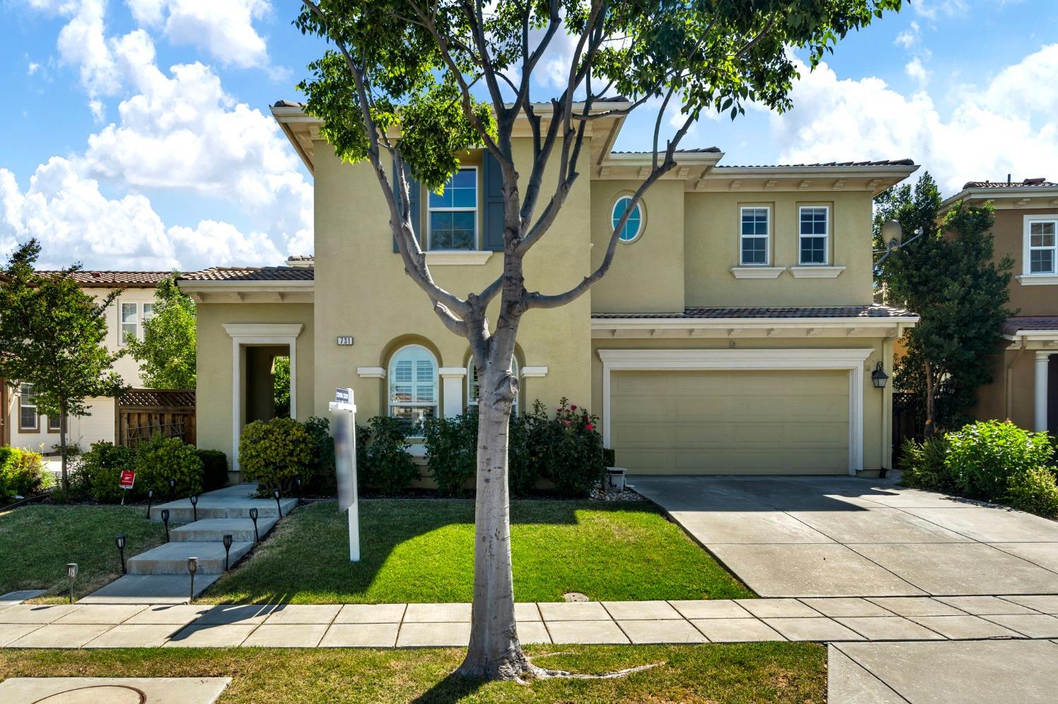 731 W Bonaventure Avenue