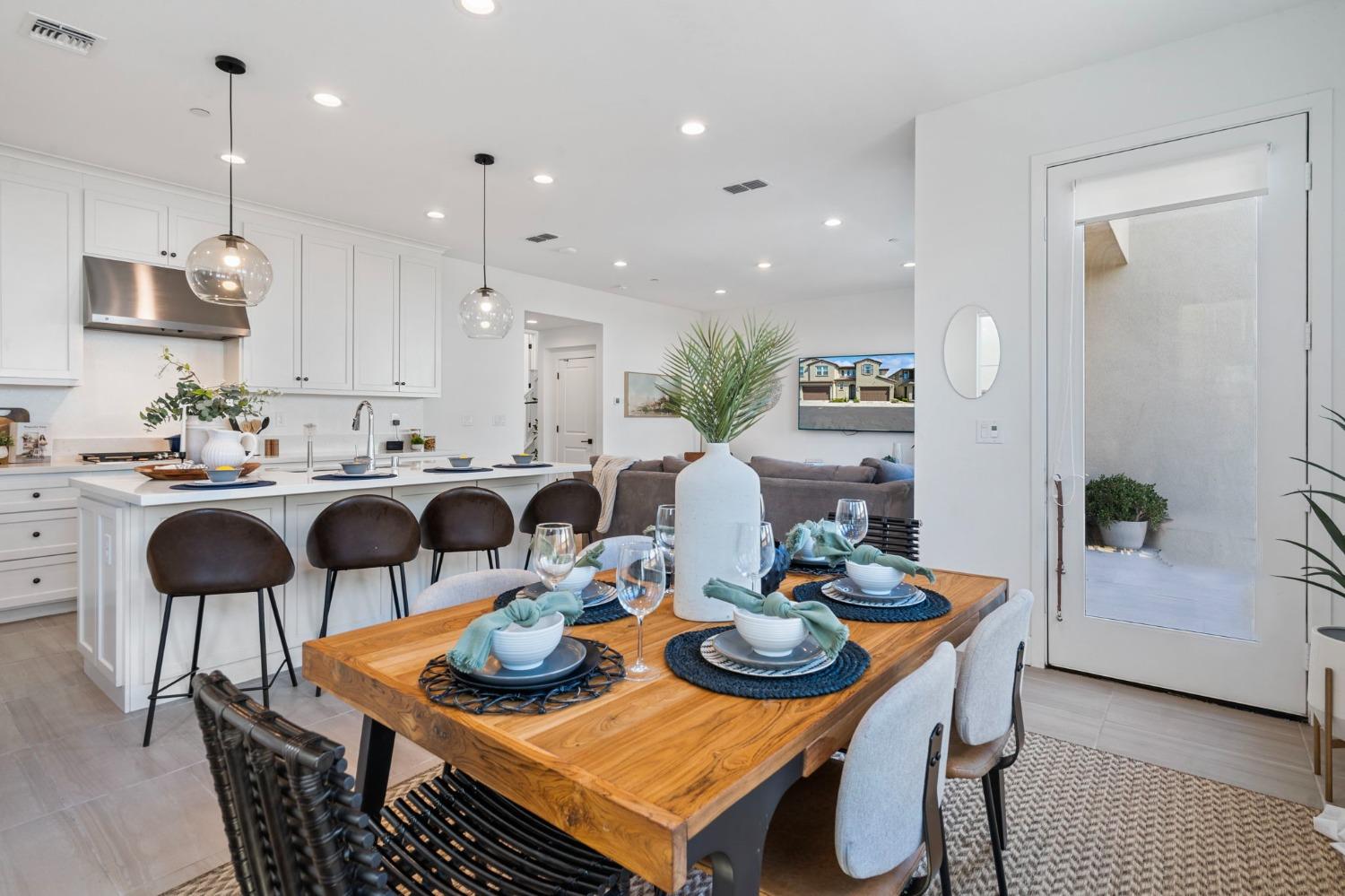 139 W Lucille Avenue