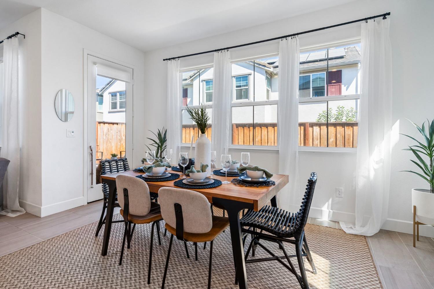 139 W Lucille Avenue