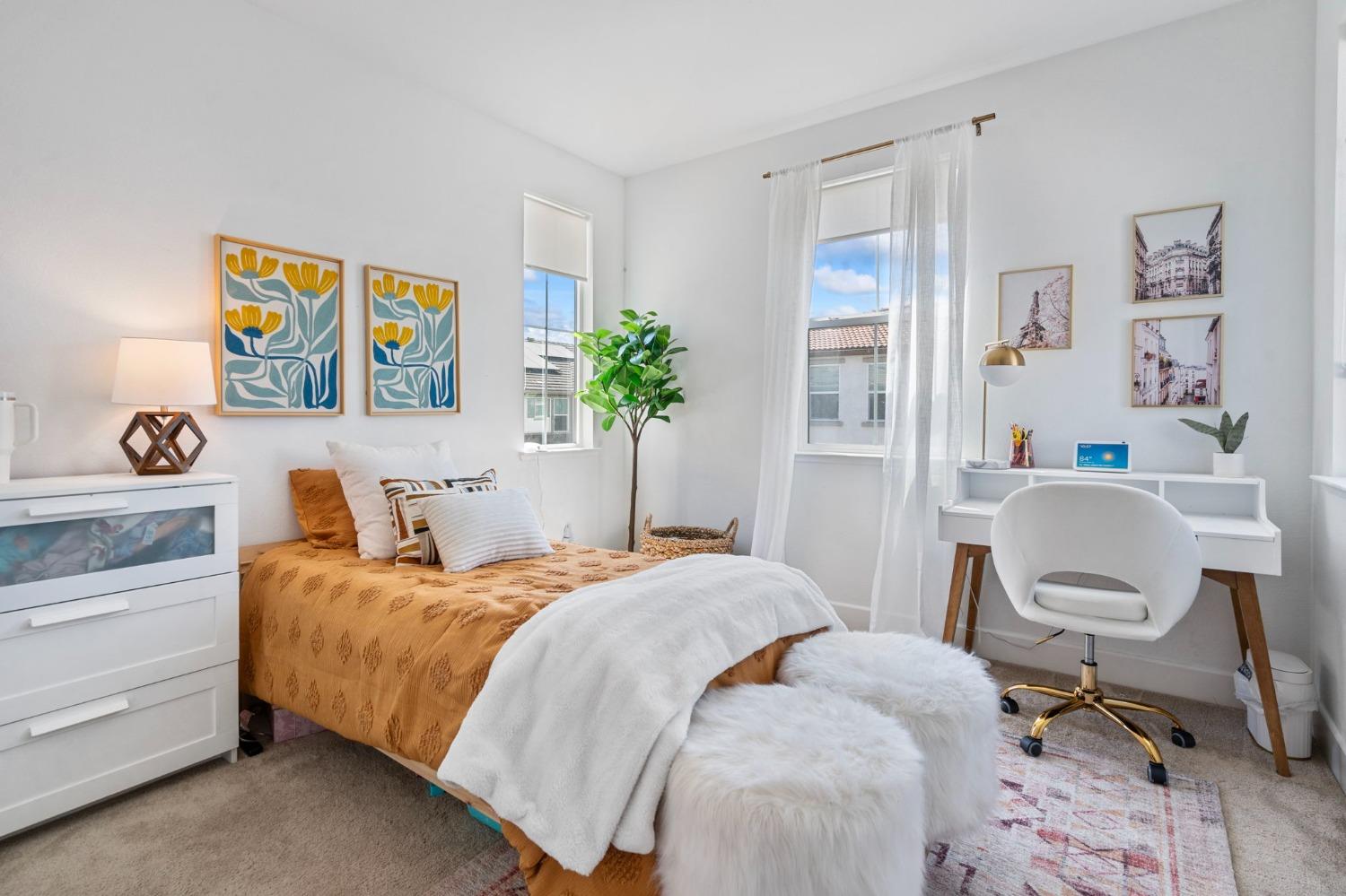 139 W Lucille Avenue