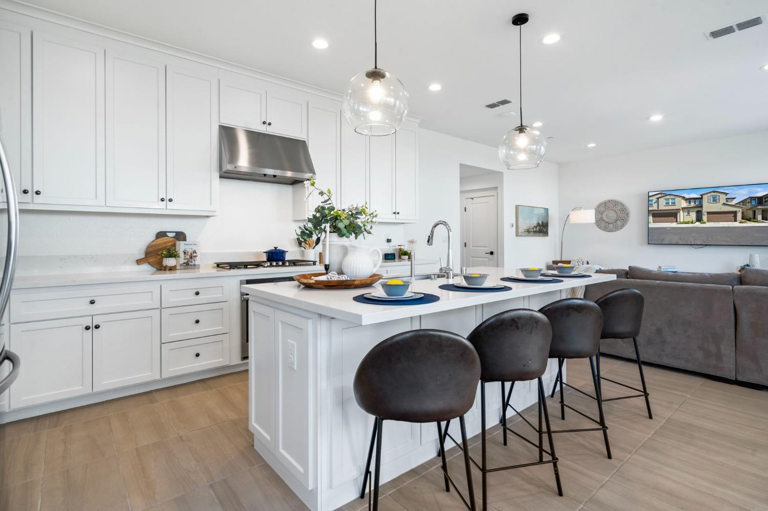 139 W Lucille Avenue