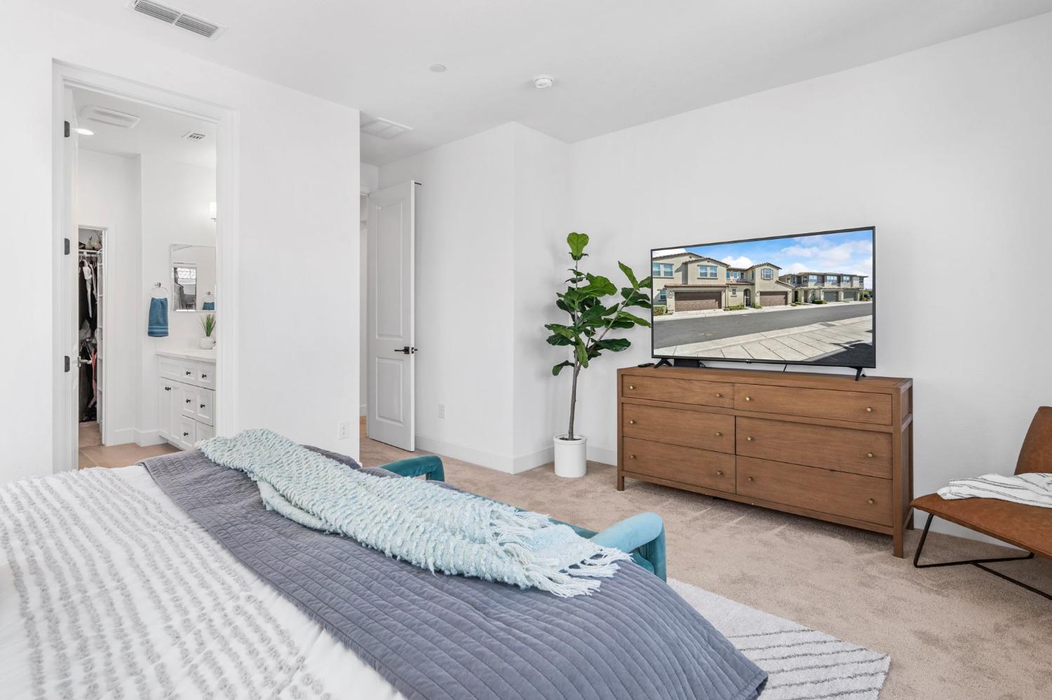 139 W Lucille Avenue