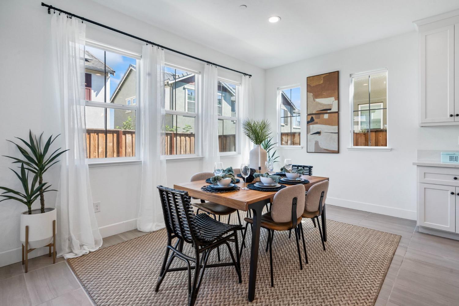 139 W Lucille Avenue