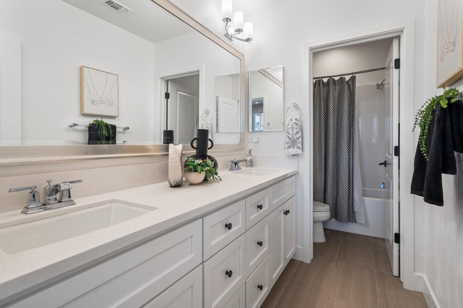 139 W Lucille Avenue