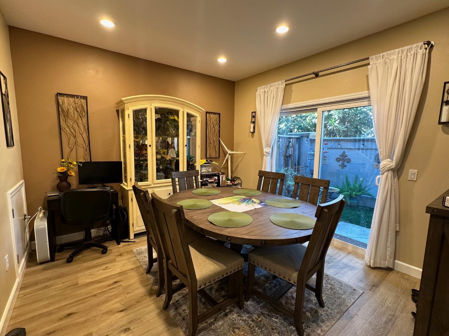 177 S Veracruz Place