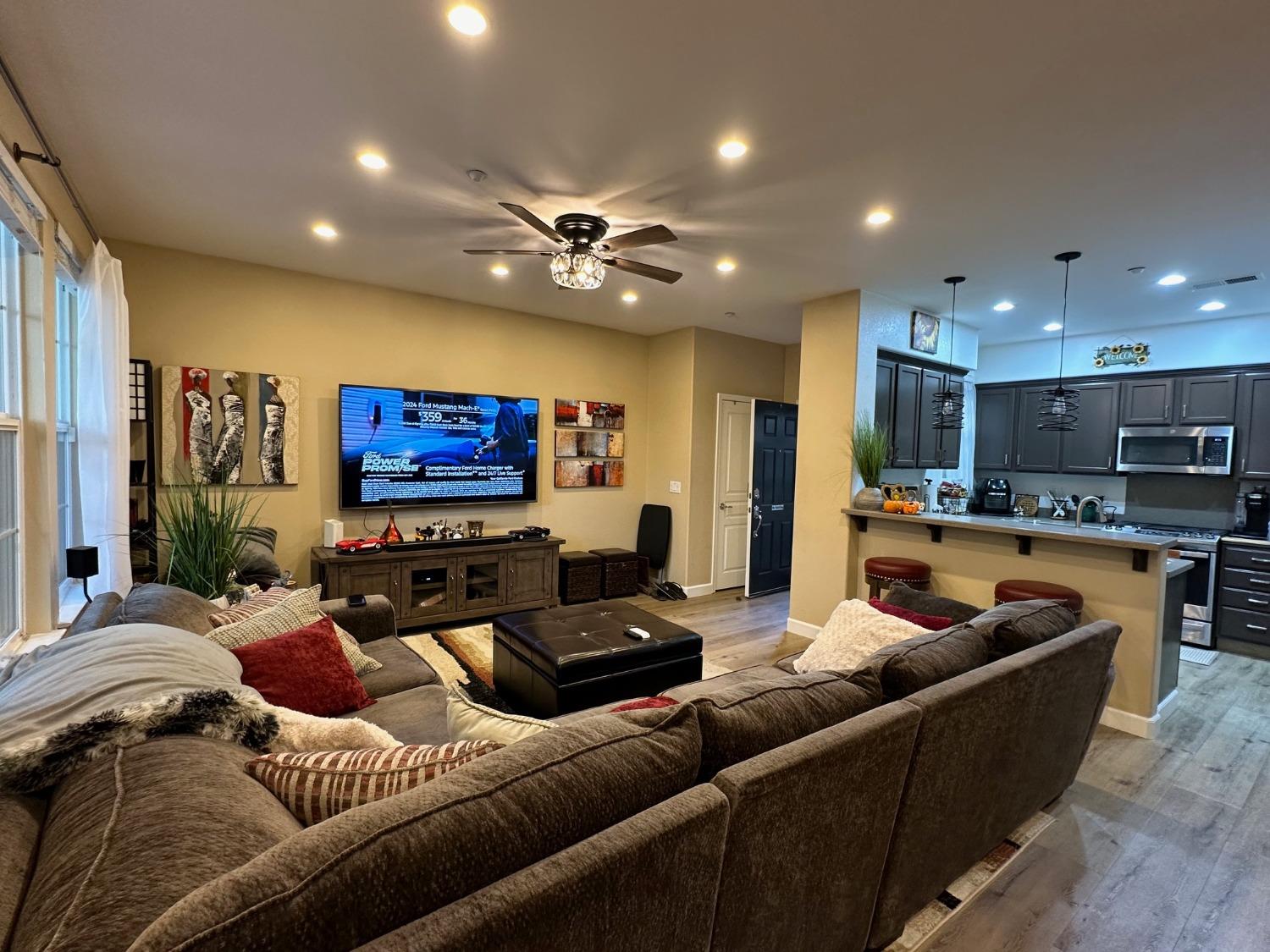 177 S Veracruz Place