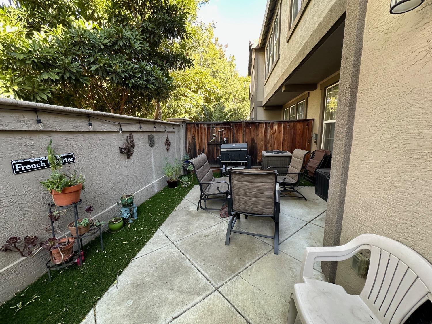 177 S Veracruz Place