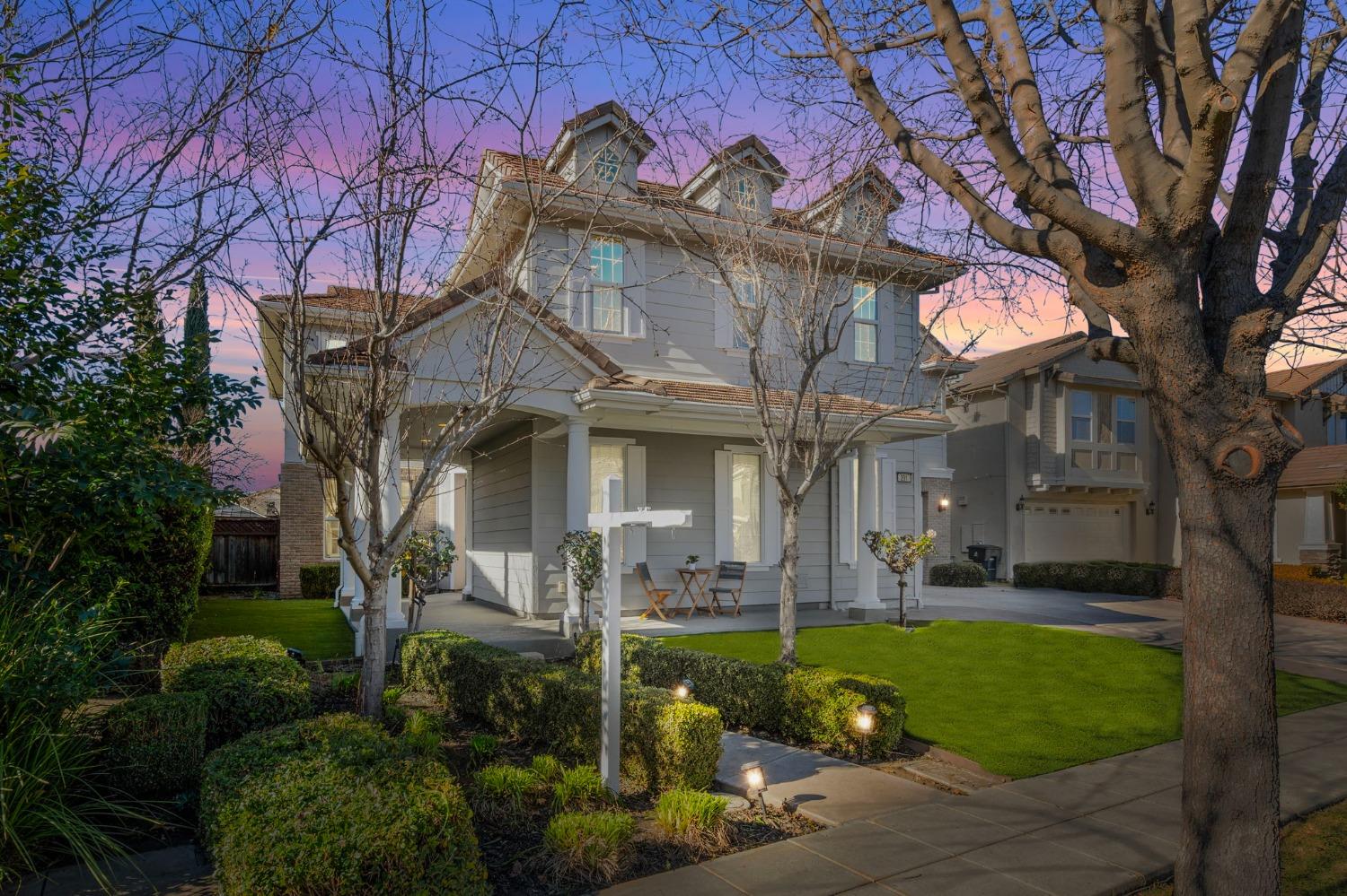 291 N Alta Dena Street