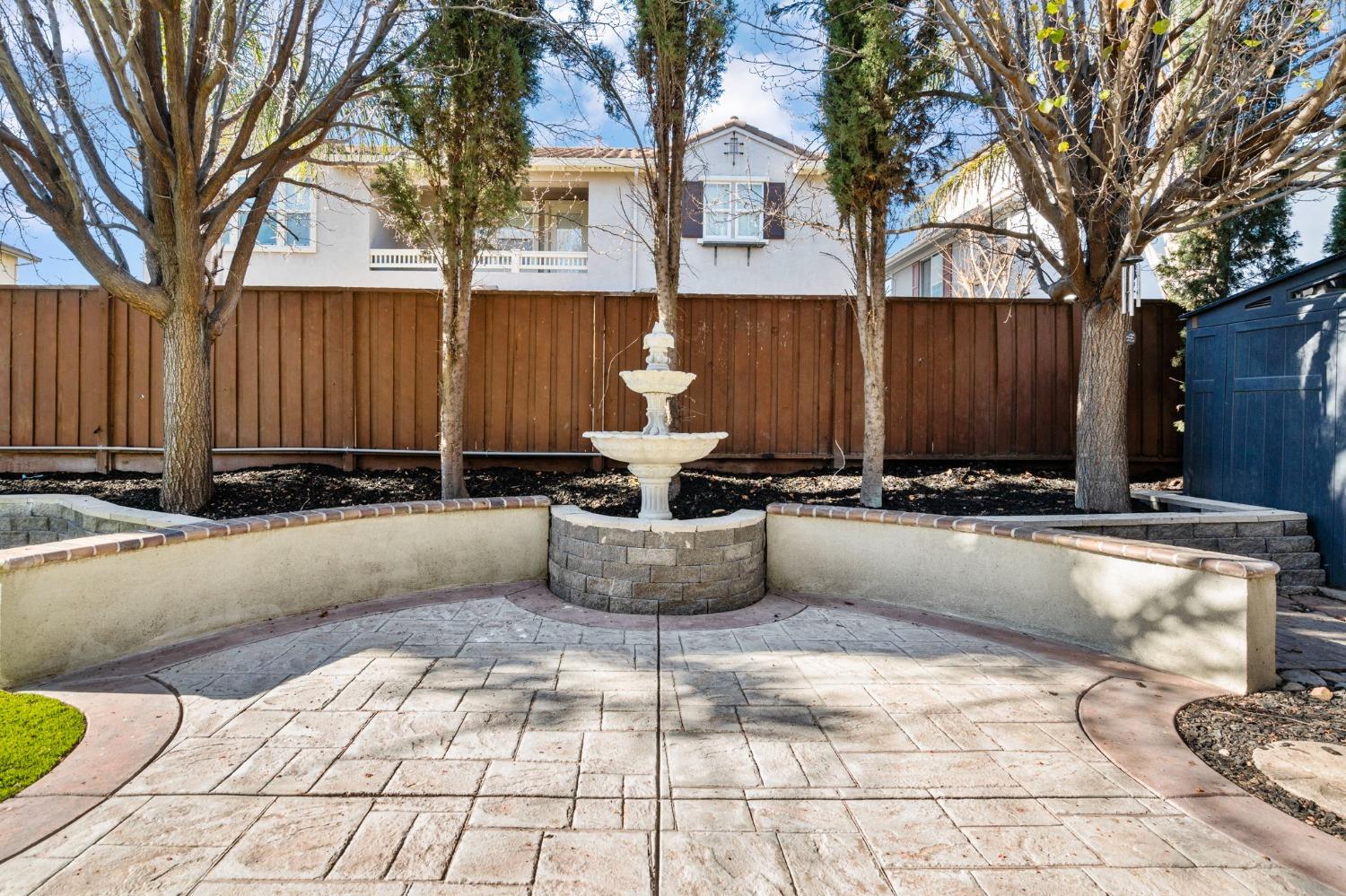 291 N Alta Dena Street